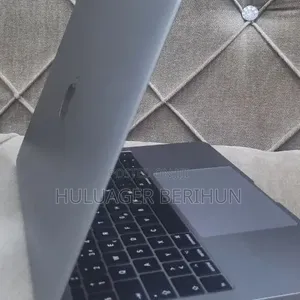 New Laptop Apple MacBook Pro 2017 16GB Intel Core i5 SSD 512GB