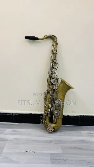 Selmer Bundy Tenor Saxophone