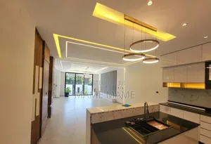 8bdrm House in Addis Abeba, Bole for sale