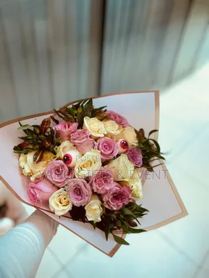 Medium Toy With Bouquet