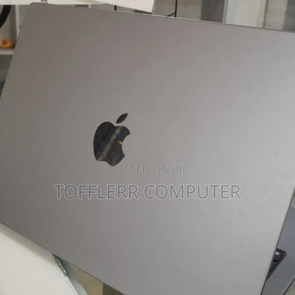 New Laptop Apple MacBook Pro M1 16GB AMD A10 SSD 512GB