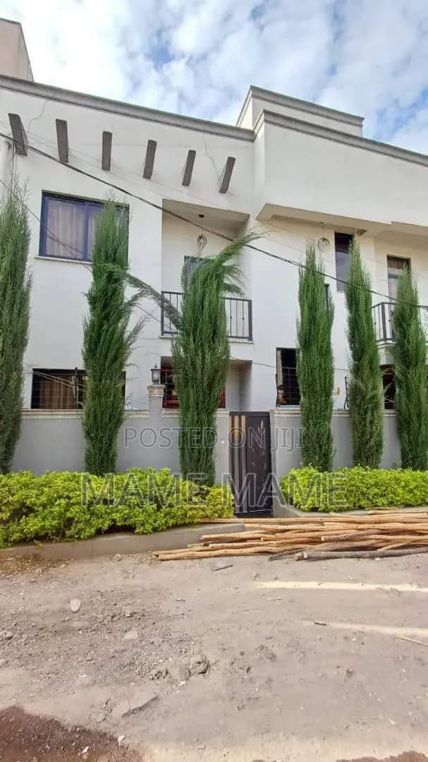 5bdrm House in Addis Abeba, Bole for sale