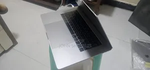 Laptop Apple MacBook Pro 2019 32GB Intel Core i9 SSD 512GB