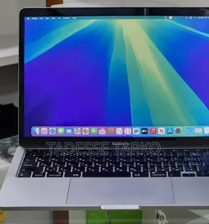 New Laptop Apple MacBook Pro 2020 8GB Intel Core i5 SSD 512GB