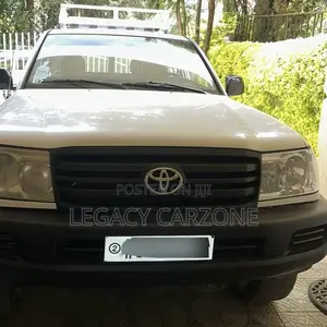 Toyota Land Cruiser 2006 White
