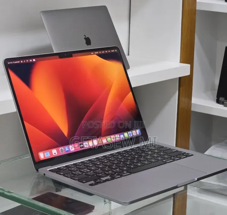 New Laptop Apple MacBook Air 2022 M2 8GB Apple M2 SSD 256GB