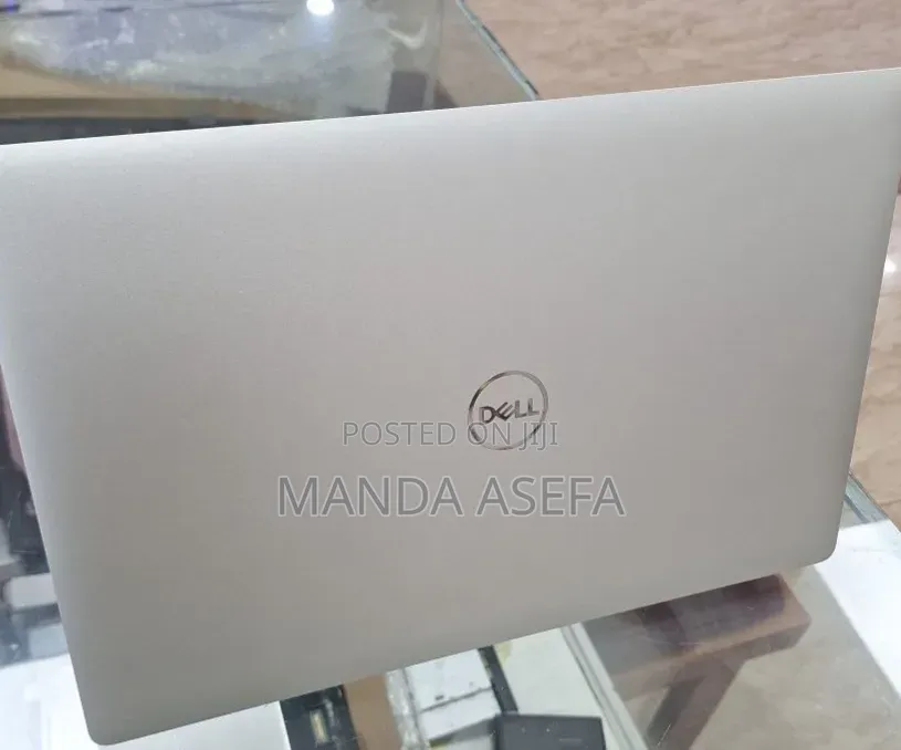 New Laptop Dell XPS 15 16GB Intel Core i7 SSD 512GB