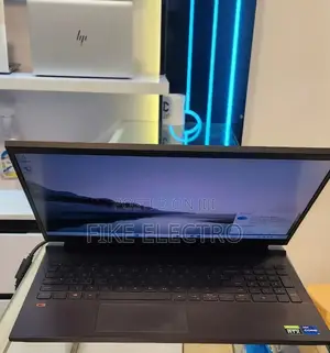 New Laptop Dell G15 5535 16GB Intel Core i7 SSD 512GB