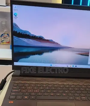 New Laptop Dell G15 5535 16GB Intel Core i7 SSD 512GB