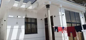 7bdrm Villa in ጣፎ Ccd Compound, Yeka for sale
