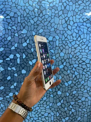 New Apple iPhone 7 32 GB Silver