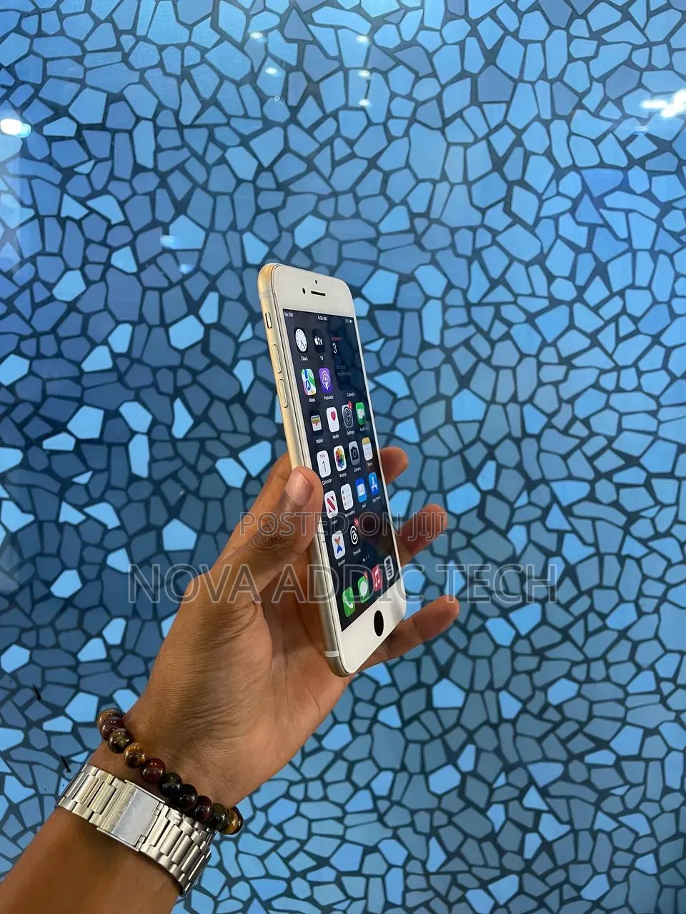 New Apple iPhone 7 32 GB Silver
