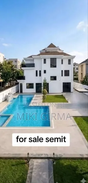 20bdrm Townhouse/Terrace in ሰሚት ፊጋ, Bole for sale