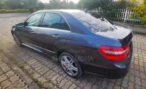 Mercedes-Benz E200 2013 Gray
