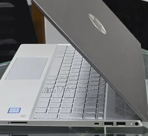 New Laptop HP Pavilion 15 8GB Intel Core i7 SSD 256GB