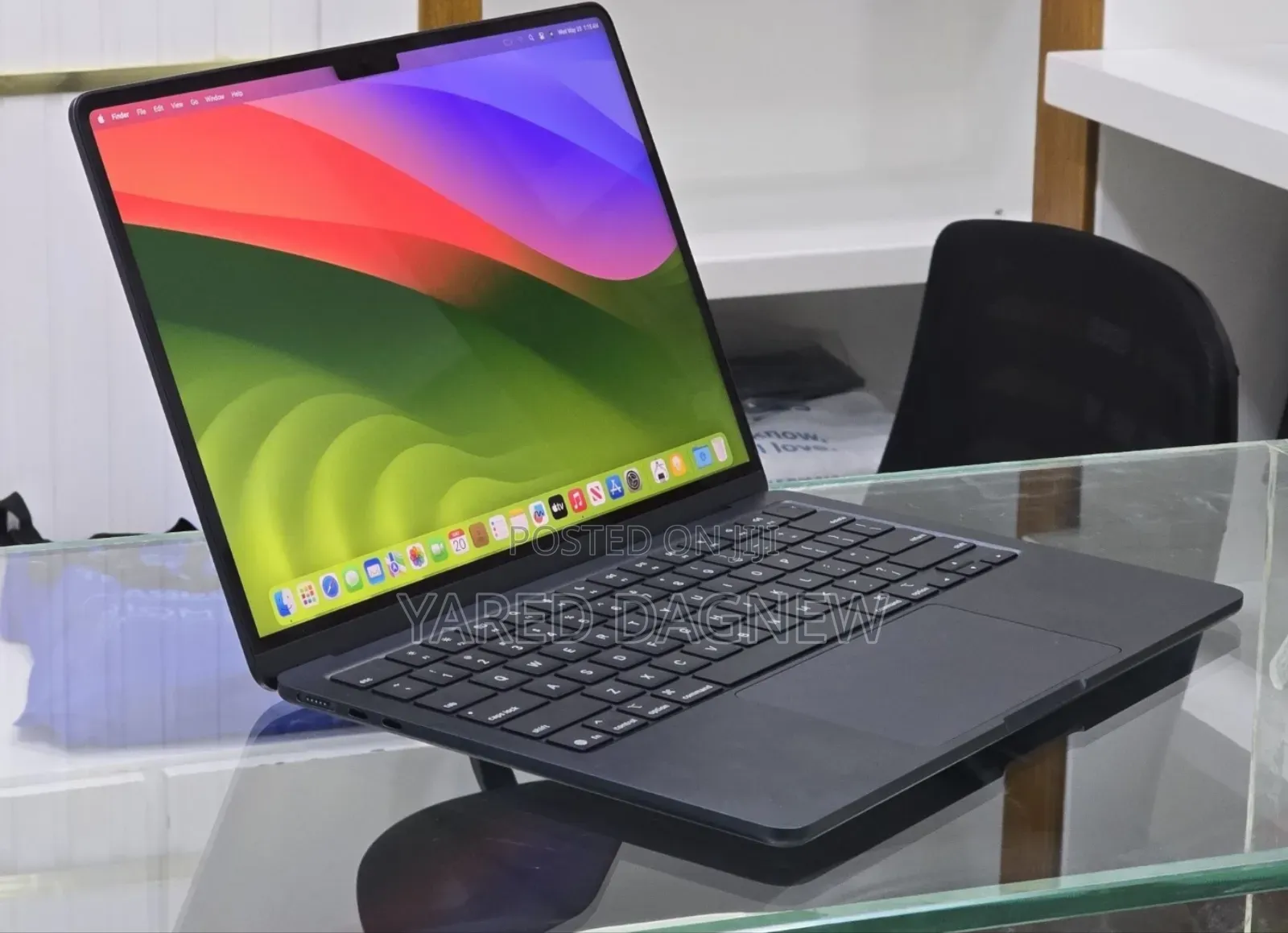 New Laptop Apple MacBook Air 2025 M4 13-inch 16GB Apple M4 SSD 256GB