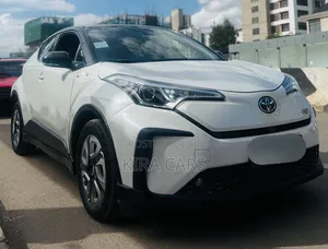 Toyota Corolla Hatchback 2023 White