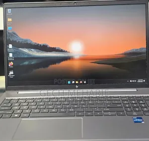 New Laptop HP ZBook Firefly 15 G7 16GB Intel Core i7 SSD 512GB