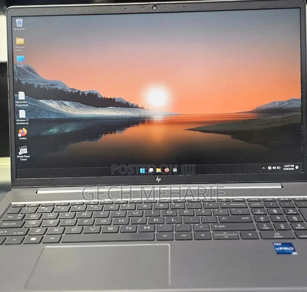 New Laptop HP ZBook Firefly 15 G7 16GB Intel Core i7 SSD 512GB