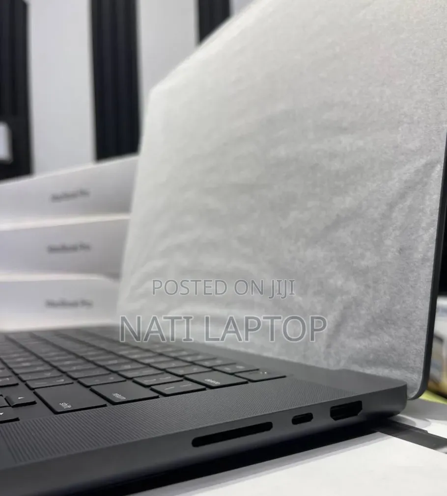 New Apple MacBook Pro 2023 M3 Max 16-inch 36GB Apple M3 Max SSD 1T