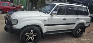 Toyota Land Cruiser 1995 White
