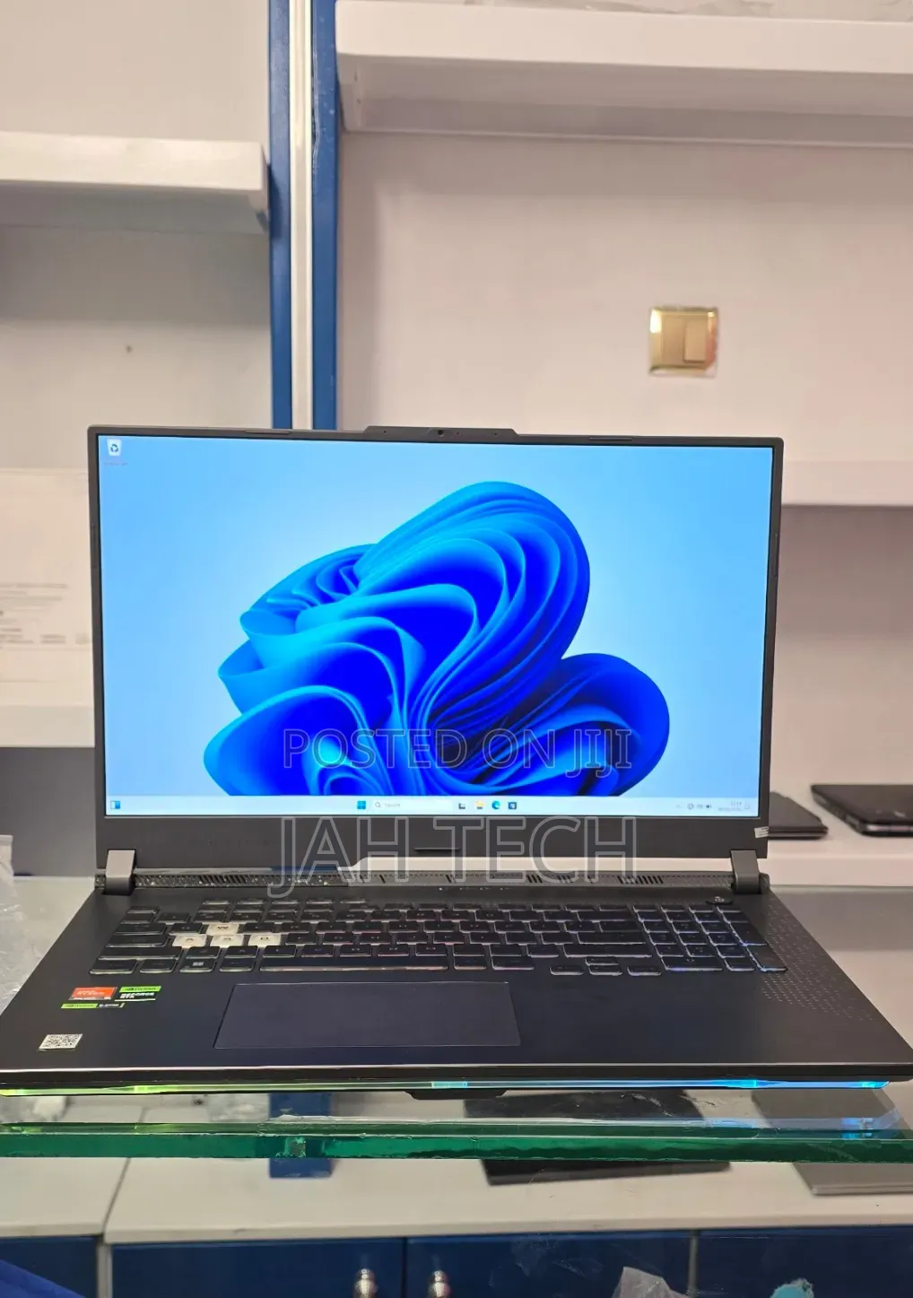 New Laptop Asus ROG Strix G17 16GB AMD Ryzen 9 SSD 1T