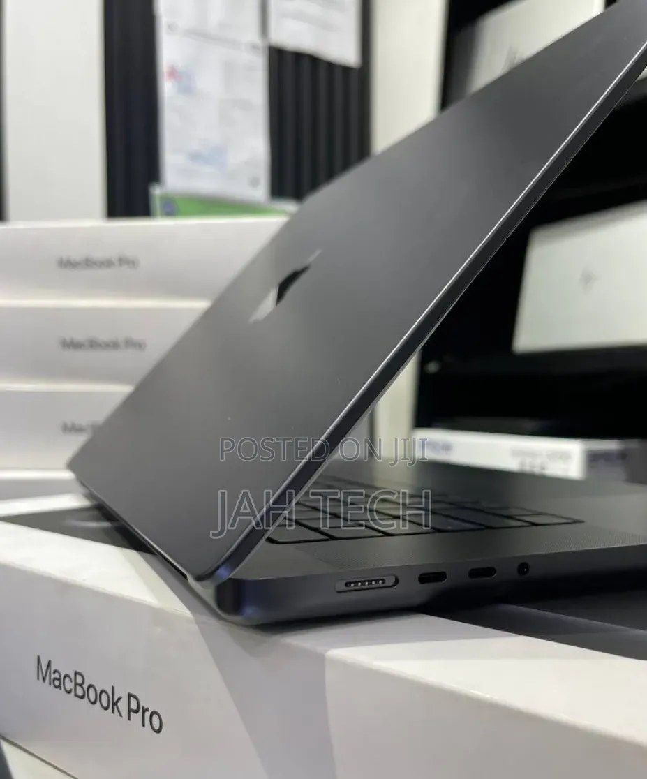 New Apple MacBook Pro 2023 M3 Max 16-inch 36GB Apple M3 Max SSD 1T