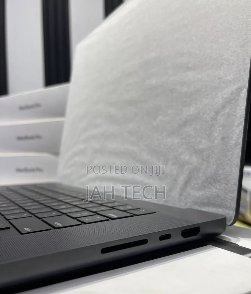 New Apple MacBook Pro 2023 M3 Max 16-inch 36GB Apple M3 Max SSD 1T
