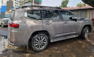 Toyota Land Cruiser 2023 Gray