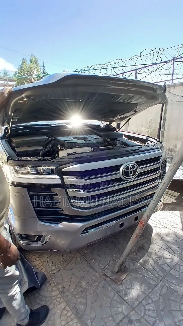 Toyota Land Cruiser 2023 Gray