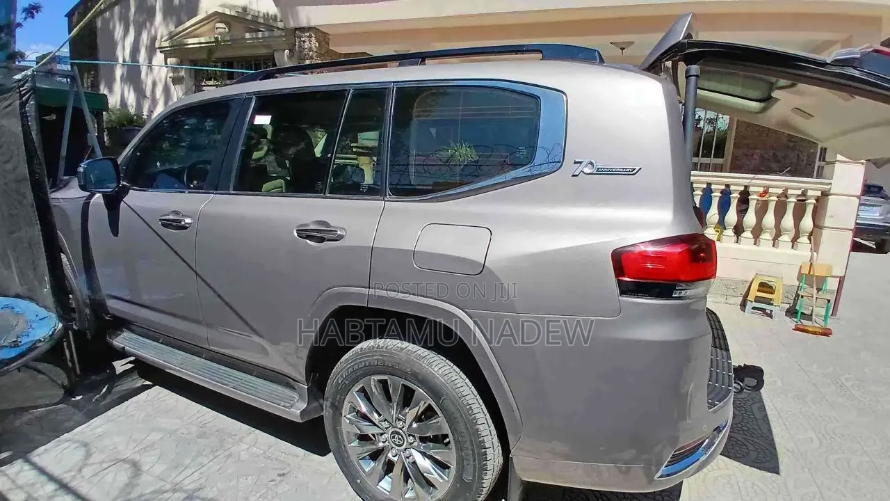 Toyota Land Cruiser 2023 Gray
