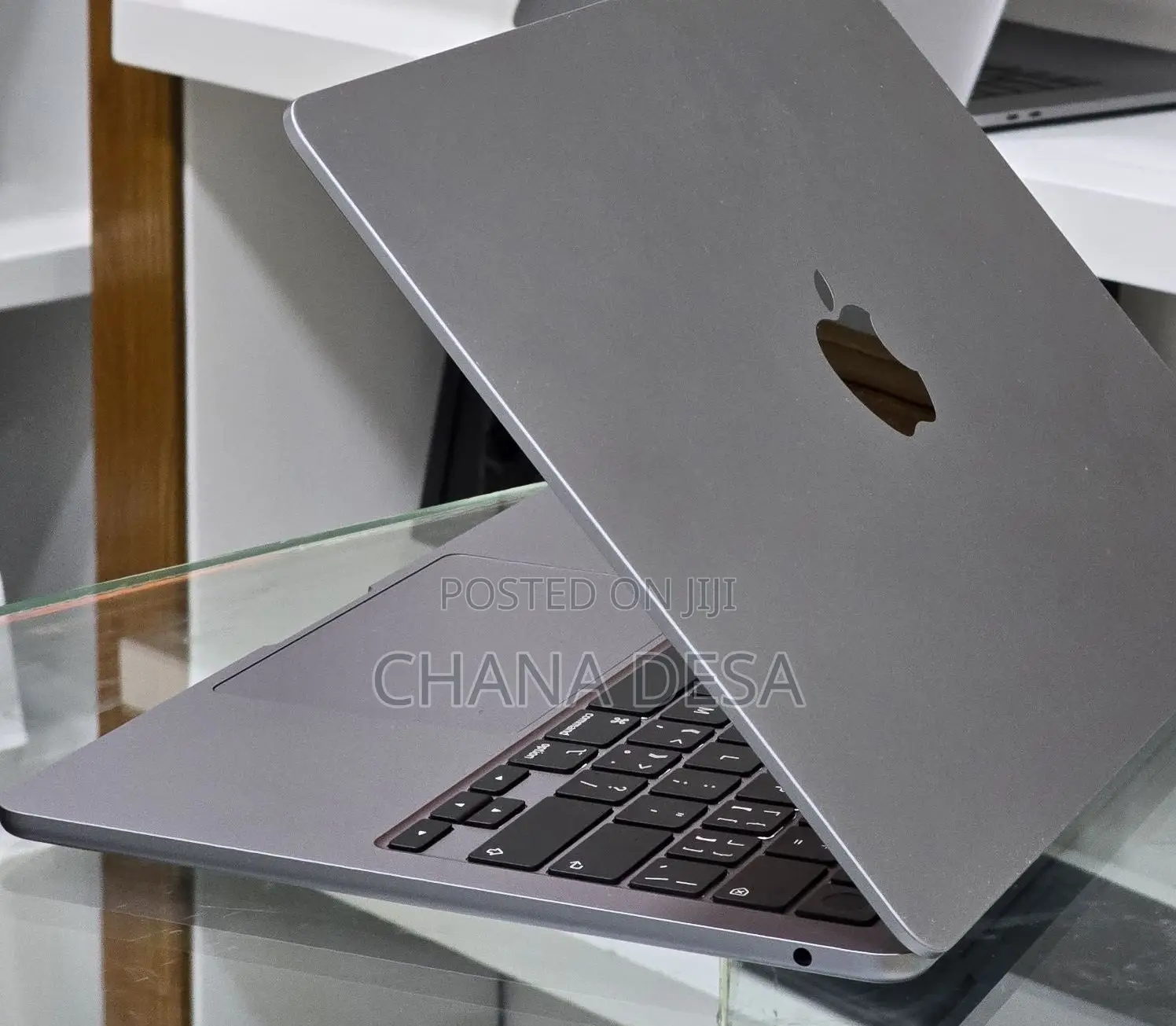 New Laptop Apple MacBook Air 2022 M2 8GB Apple M2 SSD 256GB
