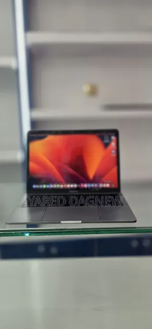 New Laptop Apple MacBook Pro 2017 16GB Intel Core i5 SSD 256GB