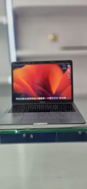 New Laptop Apple MacBook Pro 2017 16GB Intel Core i5 SSD 256GB