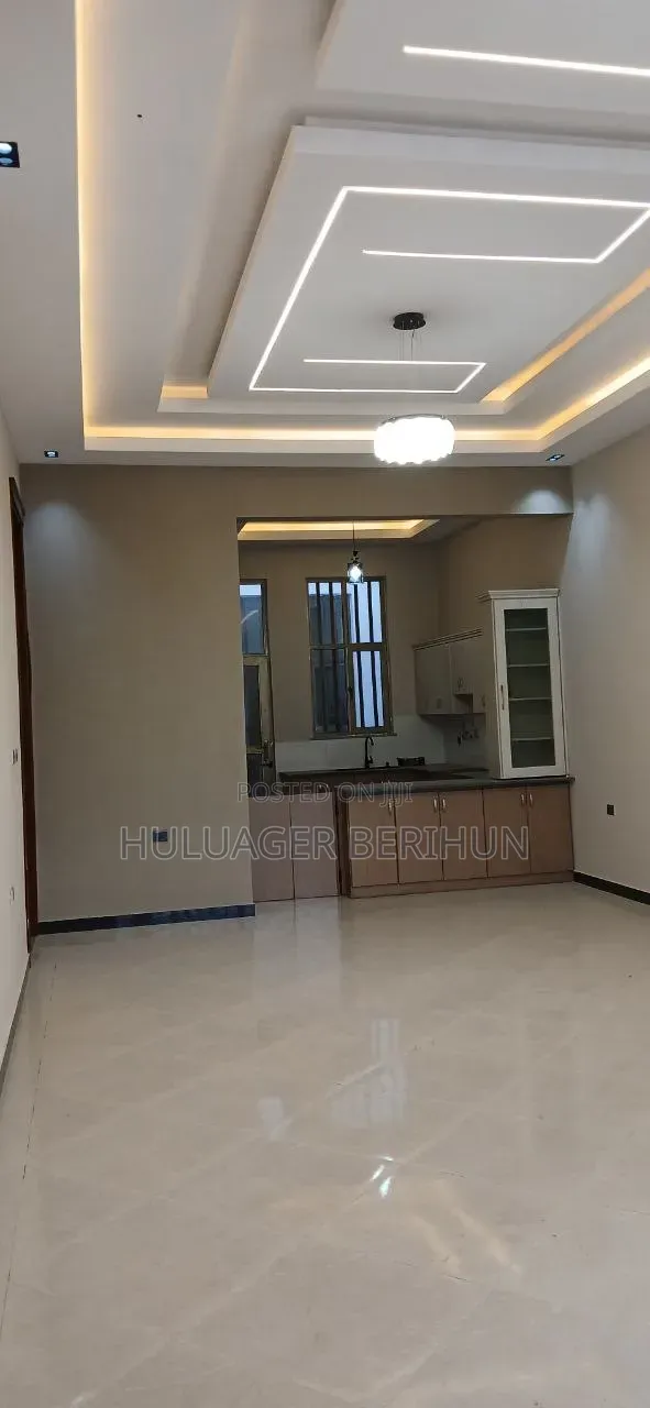4bdrm Villa in Akaky Kaliti for sale