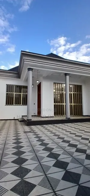 4bdrm Villa in Akaky Kaliti for sale