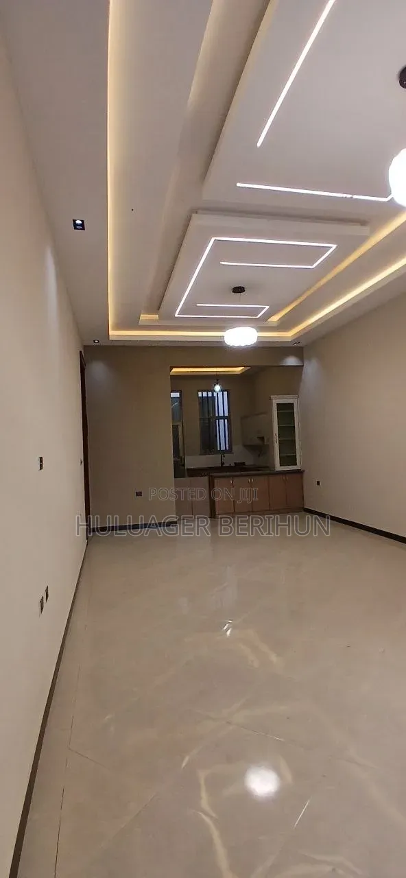 4bdrm Villa in Akaky Kaliti for sale