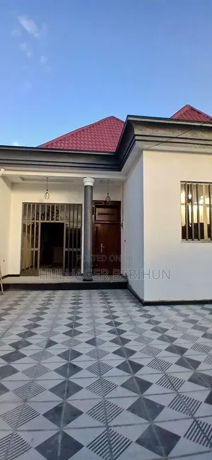 4bdrm Villa in Akaky Kaliti for sale