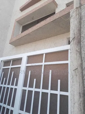 Furnished 6bdrm House in Yeka for sale