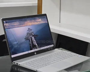 New Laptop HP Pavilion 10 8GB Intel Core i7 SSD 256GB