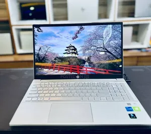 New Laptop HP Pavilion 15-cs3063cl 16GB Intel Core i7 SSD 512GB