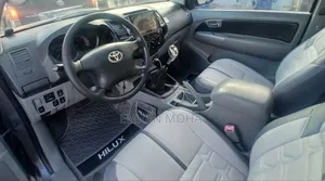 Toyota Hilux 2008 Gray