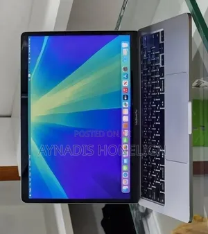 New Laptop Apple MacBook Pro 8GB Intel Core i5 SSD 512GB
