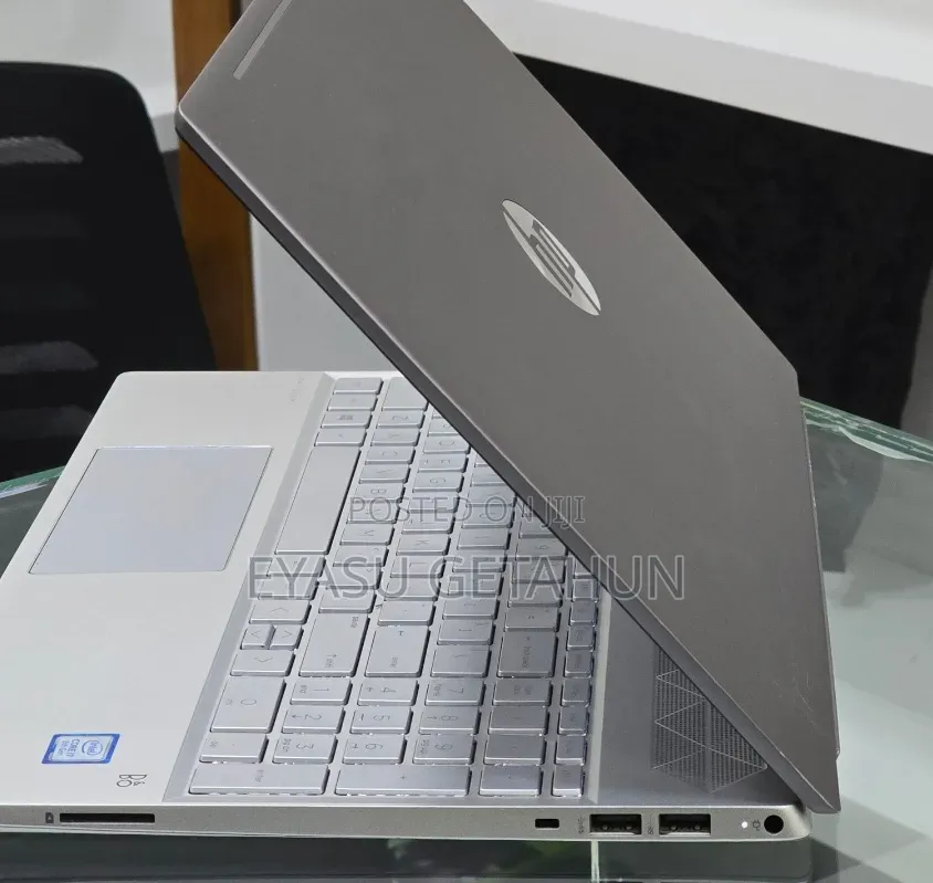 New Laptop HP Pavilion 15 8GB Intel Core i7 SSD 256GB