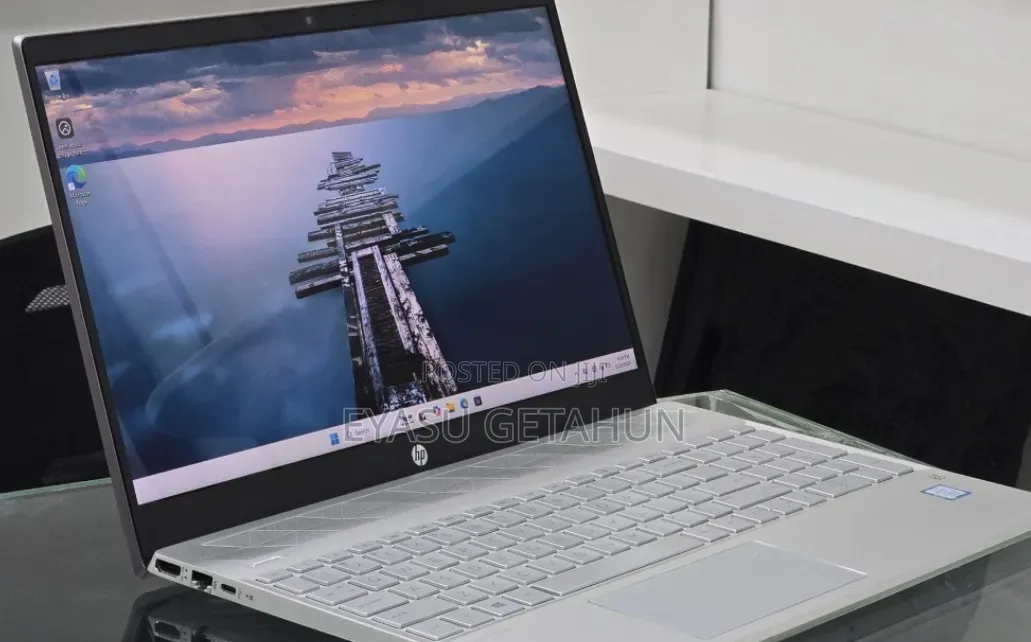 New Laptop HP Pavilion 15 8GB Intel Core i7 SSD 256GB