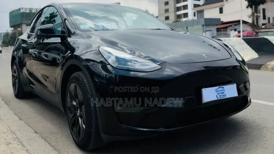Tesla Model Y 2023 Black