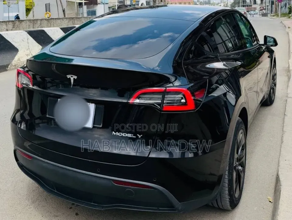 Tesla Model Y 2023 Black