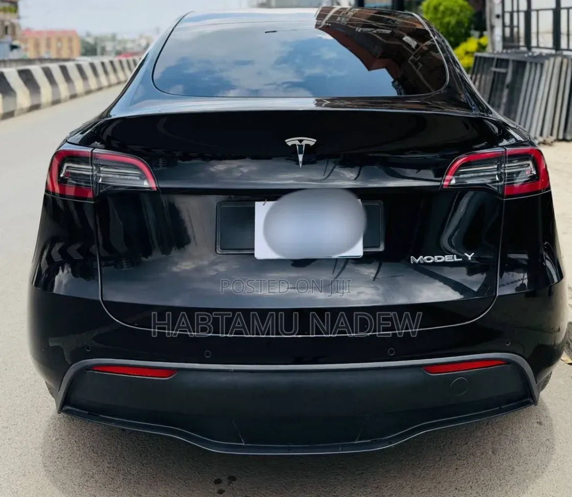 Tesla Model Y 2023 Black