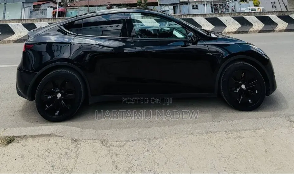 Tesla Model Y 2023 Black
