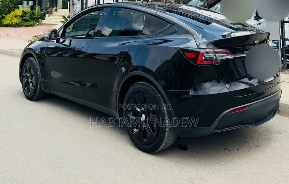 Tesla Model Y 2023 Black